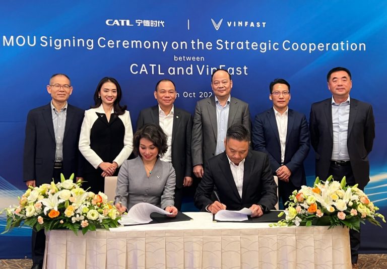 Có tin tỷ phú Phạm Nhật Vượng đi Nhật sau khi công an bác tin ông bị cấm xuất cảnh