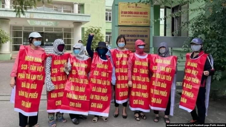 Kẻ nào dẫn những anh mù đến với cạm bẫy?