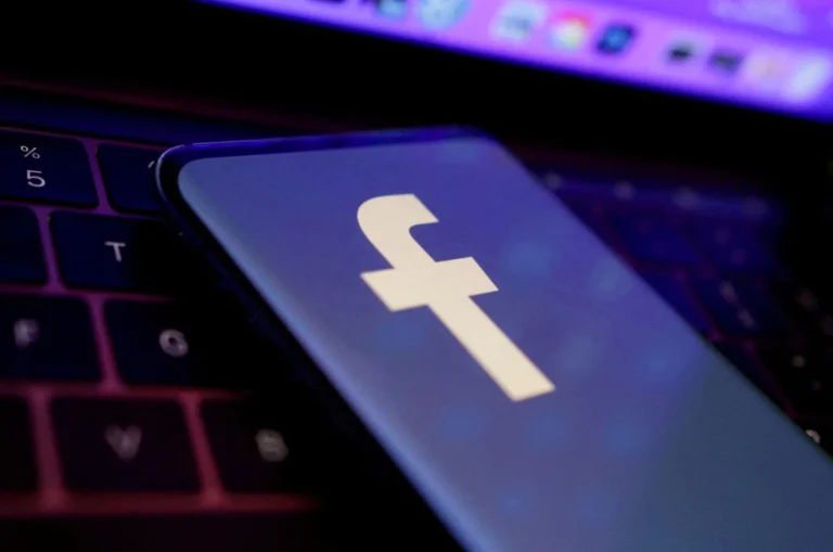 Facebook – quán cà phê không bao giờ đóng cửa