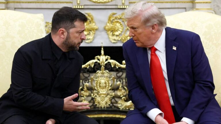 Tổng thống Zelensky và Tổng thống Trump sẽ gặp nhau tại Florida sau nhiều tuần đàm phán hòa bình căng thẳng.