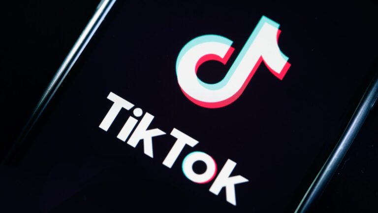 TikTok đạt thỏa thuận dàn xếp khi các gã khổng lồ mạng xã hội đối mặt với phiên tòa mang tính bước ngoặt về cáo buộc gây nghiện ở giới trẻ