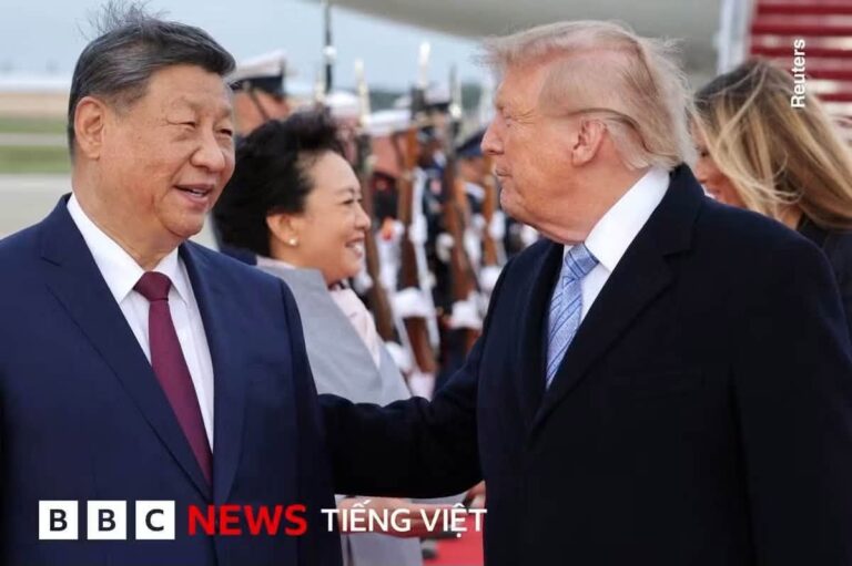 FiveStack LIVE: Công dân Mỹ được yêu cầu rời khỏi Nga trong khi ông Putin để ông Trump chờ