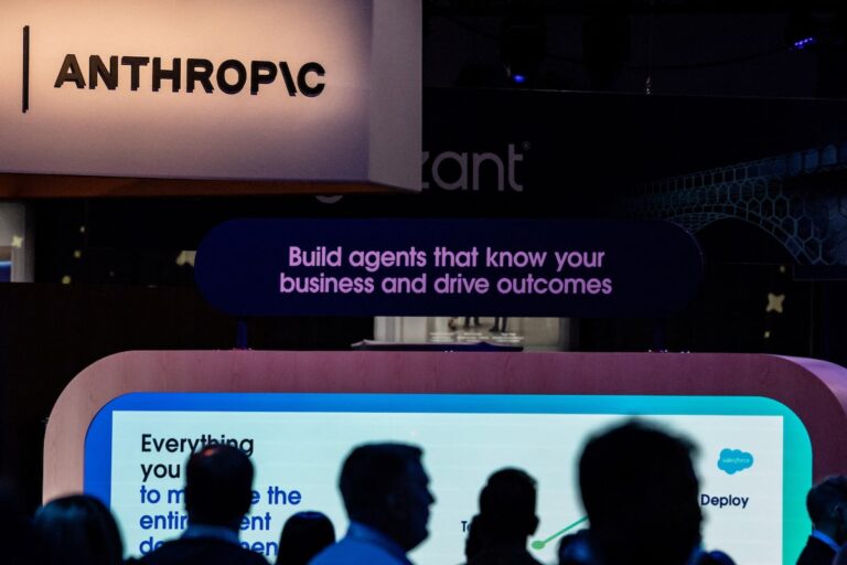 Bản cáo bạch IPO của Anthropic cho thấy tầm nhìn toàn diện về AI và chi phí tăng vọt.